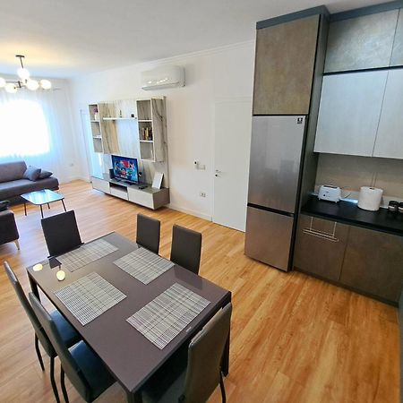 Pazari Luxury Central Apartment Тирана Екстер'єр фото
