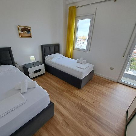 Pazari Luxury Central Apartment Тирана Екстер'єр фото