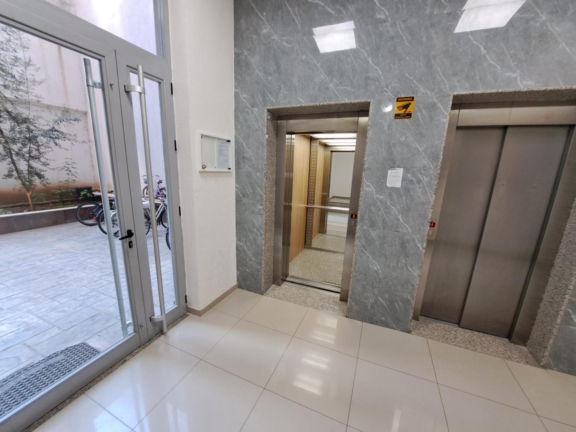 Pazari Luxury Central Apartment Тирана Екстер'єр фото