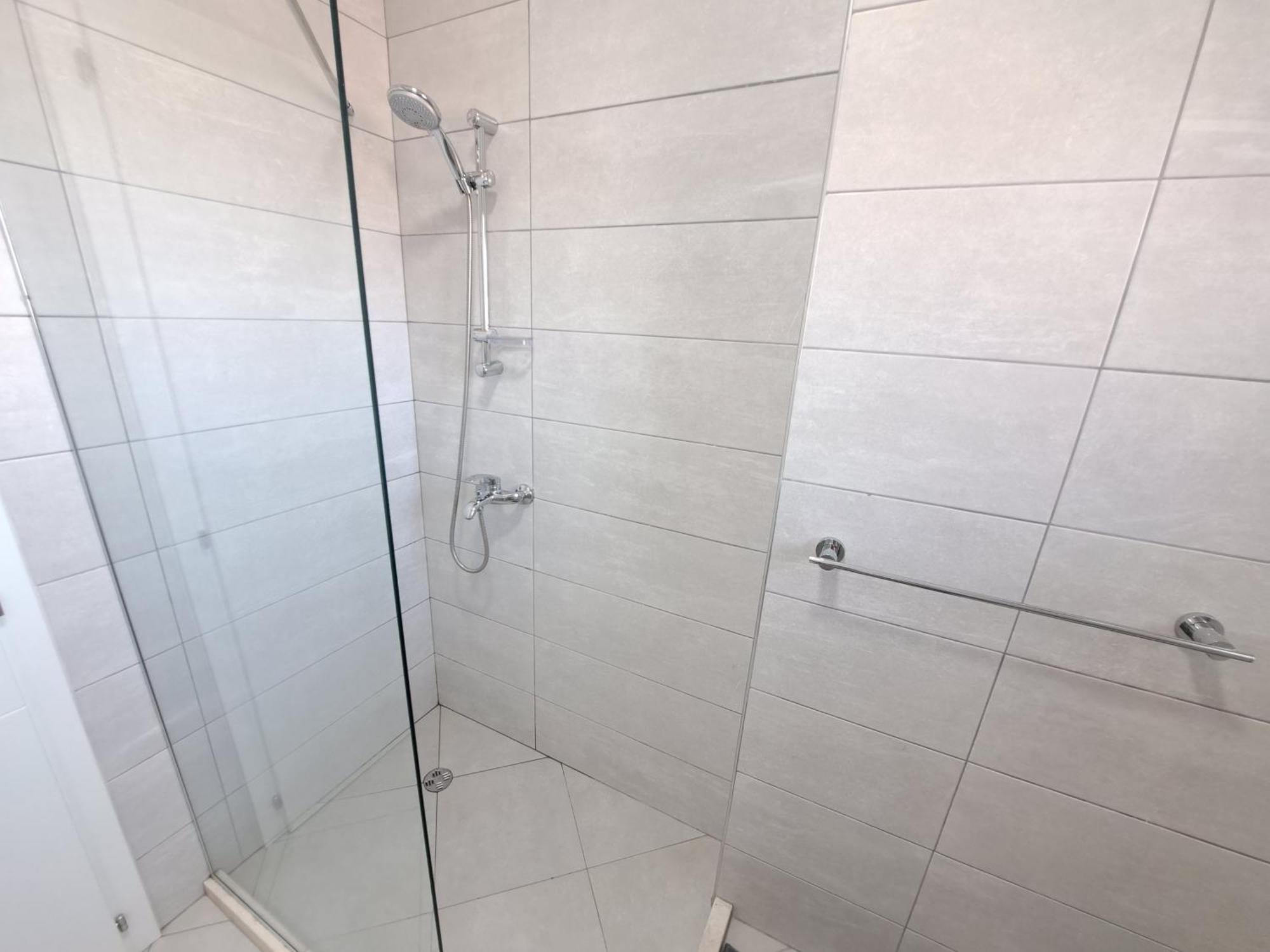 Pazari Luxury Central Apartment Тирана Екстер'єр фото