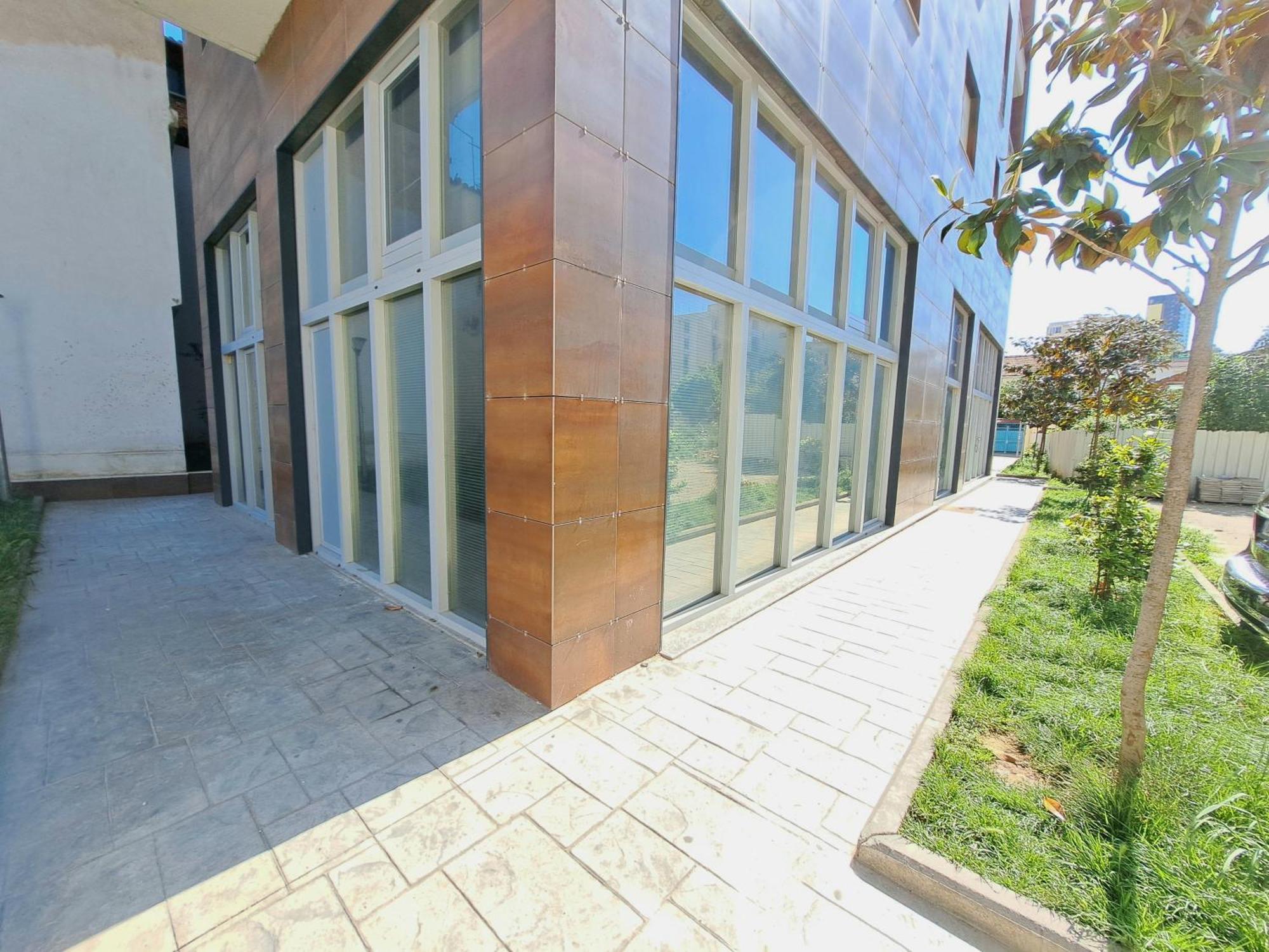 Pazari Luxury Central Apartment Тирана Екстер'єр фото