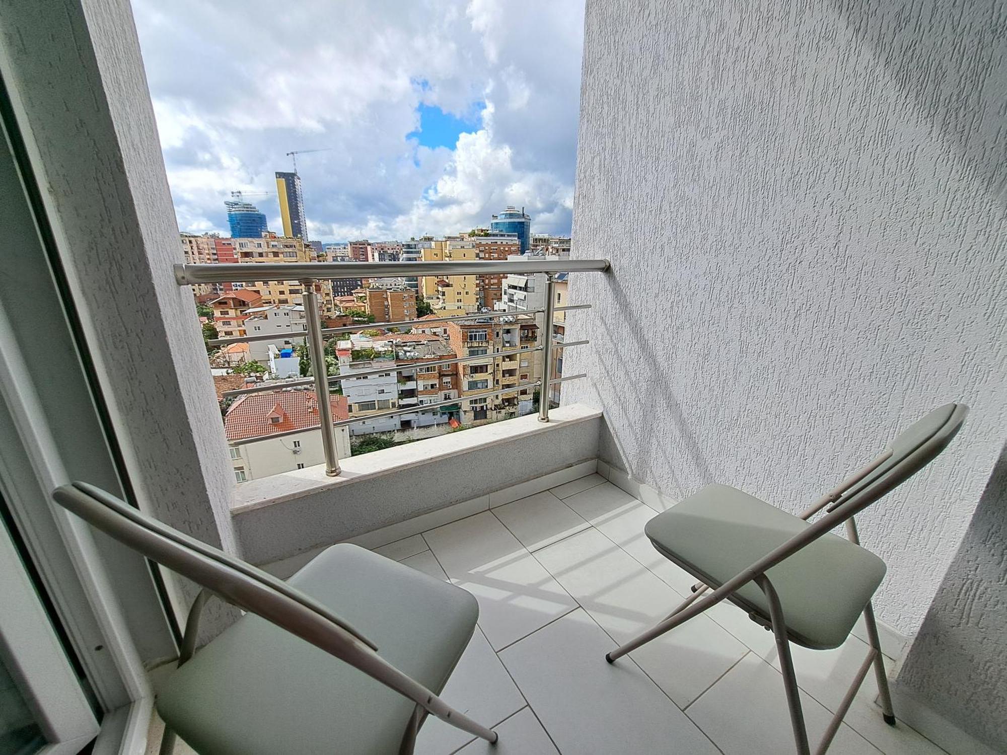 Pazari Luxury Central Apartment Тирана Екстер'єр фото